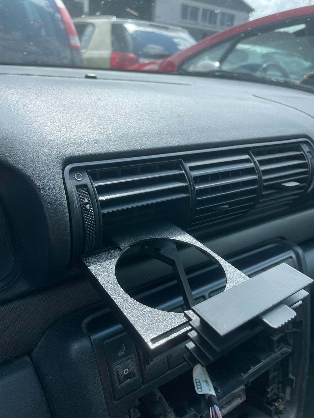 Cupholder pasuje do Audi A4 B5
